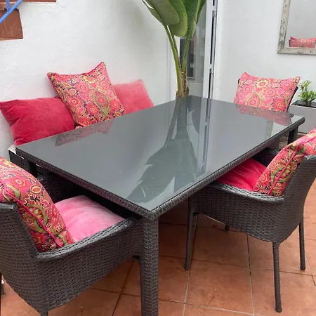 Casa Mia Old Town Cozy House 3 Bedrooms 펜션 *