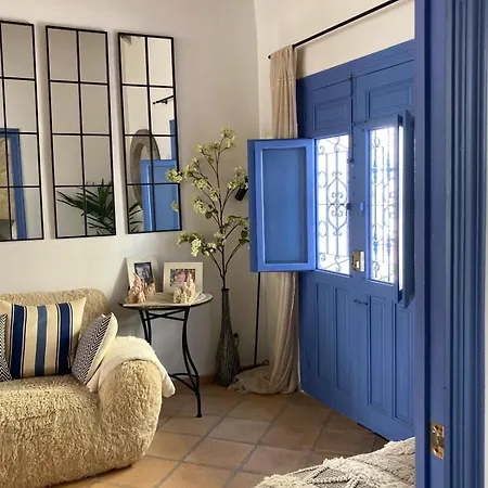 Casa Mia Old Town Cozy House 3 Bedrooms 에스테포나